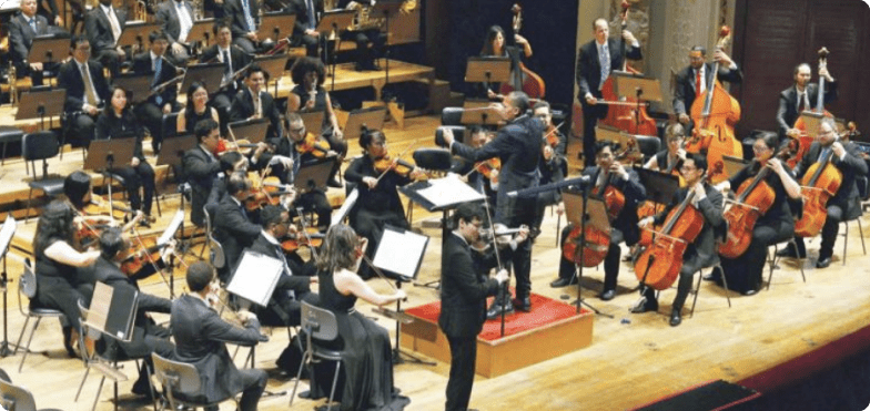 Apresentação da Orquestra Filarmônica Brasileira do Humanismo Ikeda (OFBHI) no Theatro Municipal (São Paulo, fev. 2020).